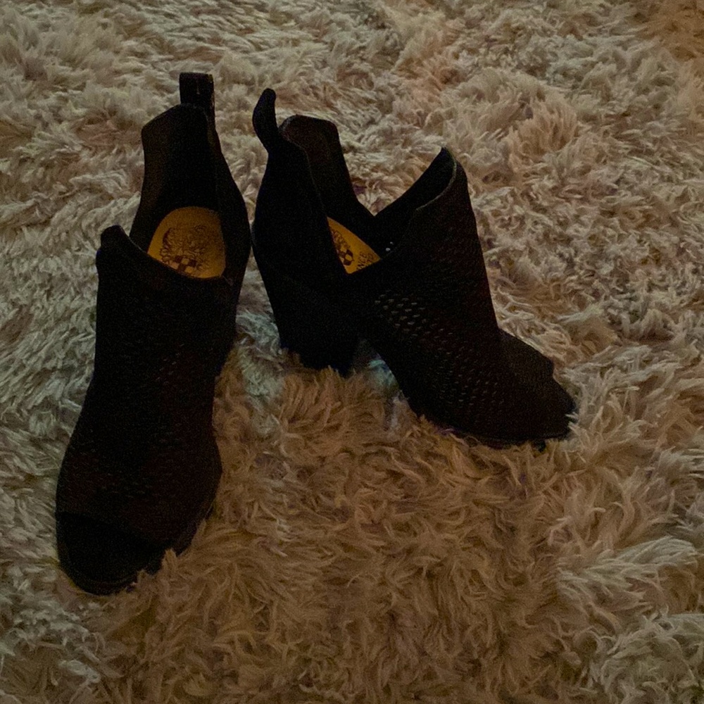 Selling Vince Camuto shoes. Size 5. black platform sandals